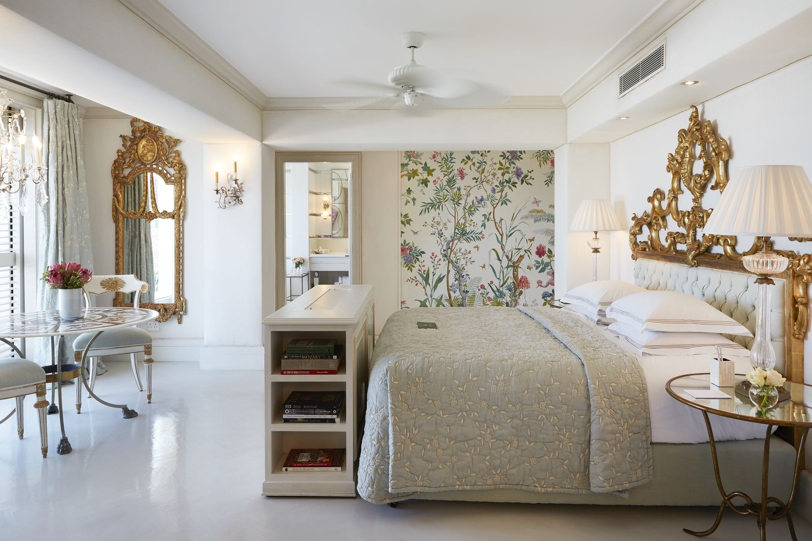 OYSTERBOX PENTHOUSE MAIN BEDROOM